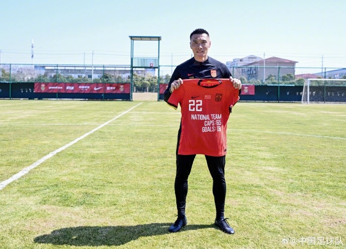 向退役的前國(guó)家隊(duì)球員于大寶表達(dá)感謝、送上祝福