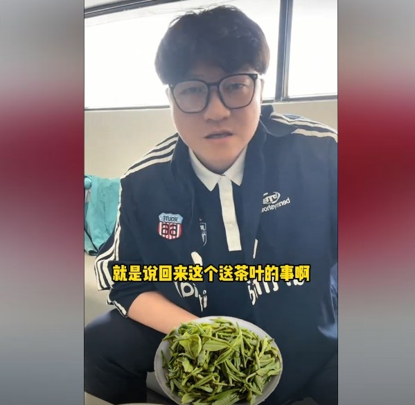 趙鵬：不太清楚賈秀全要球員買茶葉的段子，但這在現(xiàn)實中也正常