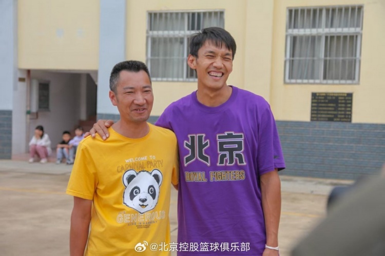 那一封信的故事還在延續(xù) 矣進(jìn)宏母校的師生們來到北京了！
