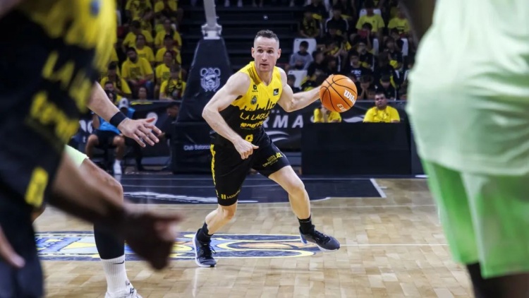 NBA初代老六，42歲進(jìn)入生涯巔峰？！