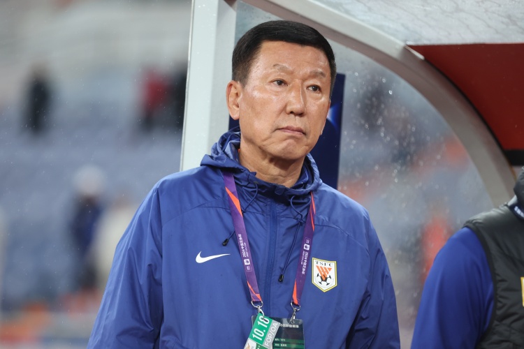 崔康熙：間歇期被抽調(diào)了很多球員訓(xùn)練受影響，國腳每人狀態(tài)不同