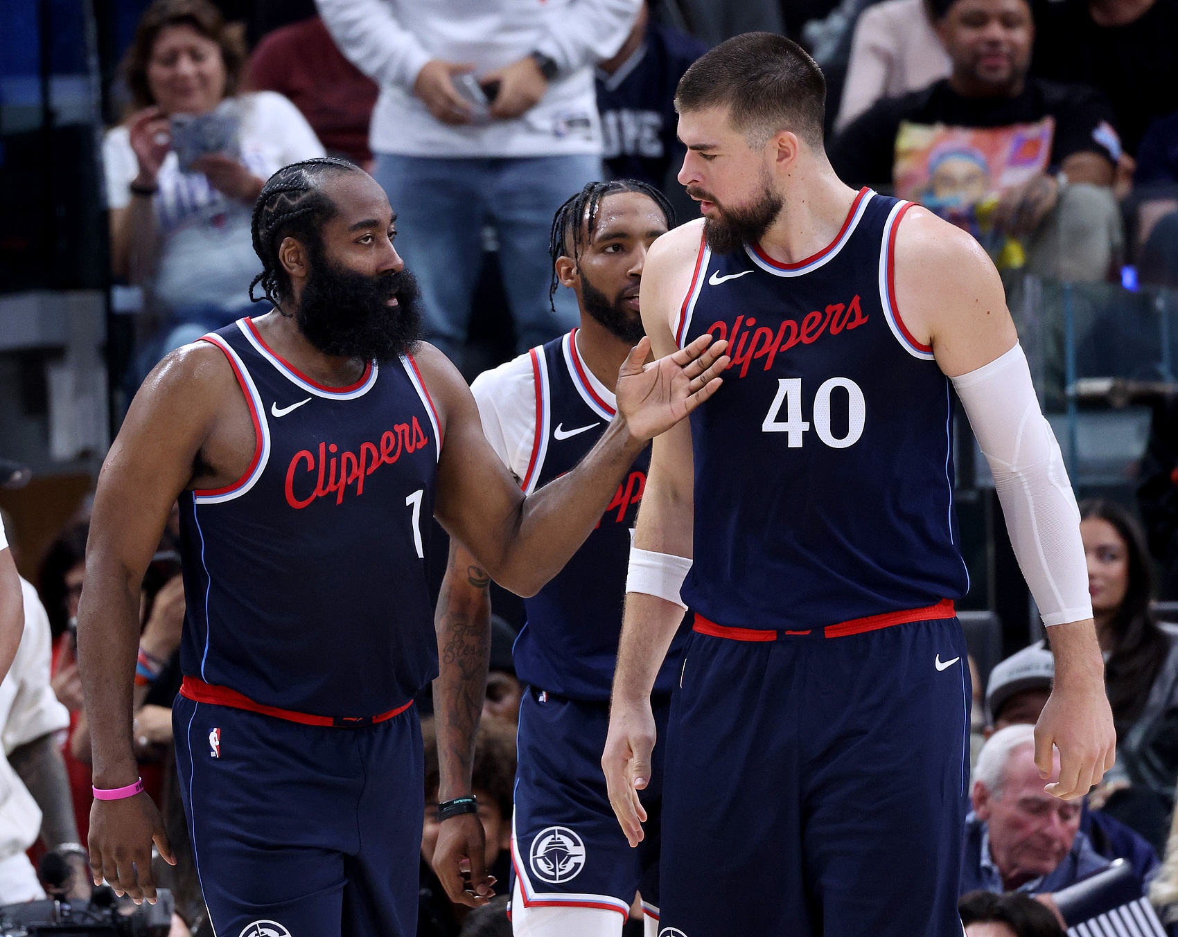 NBA彩經(jīng)：快船掀翻騎士 勇士拿下馬刺 太陽(yáng)力克火箭