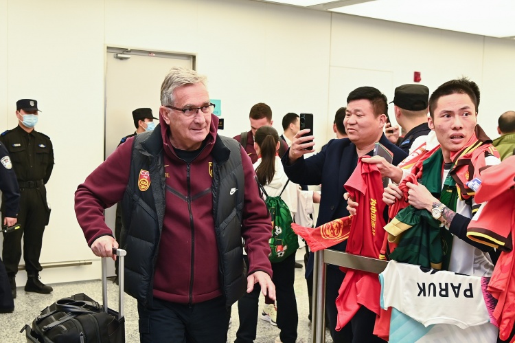 蘇媒：國足仍有爭第二希望，但真的不能再“守”下去了